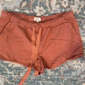 Orange high-waisted drawstring shorts #festivalvibes